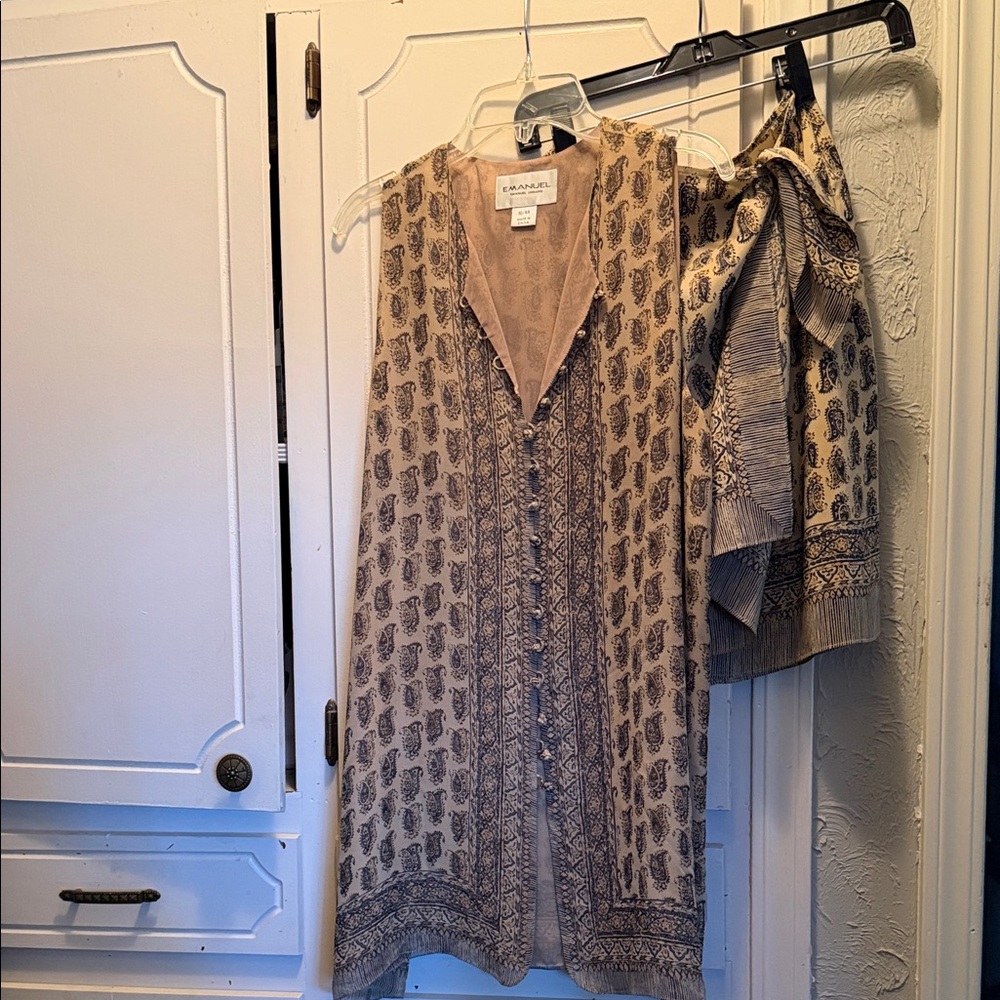 Gorgeous Silk Emanuel Ungaro light as a feather top and silk wrap skirt